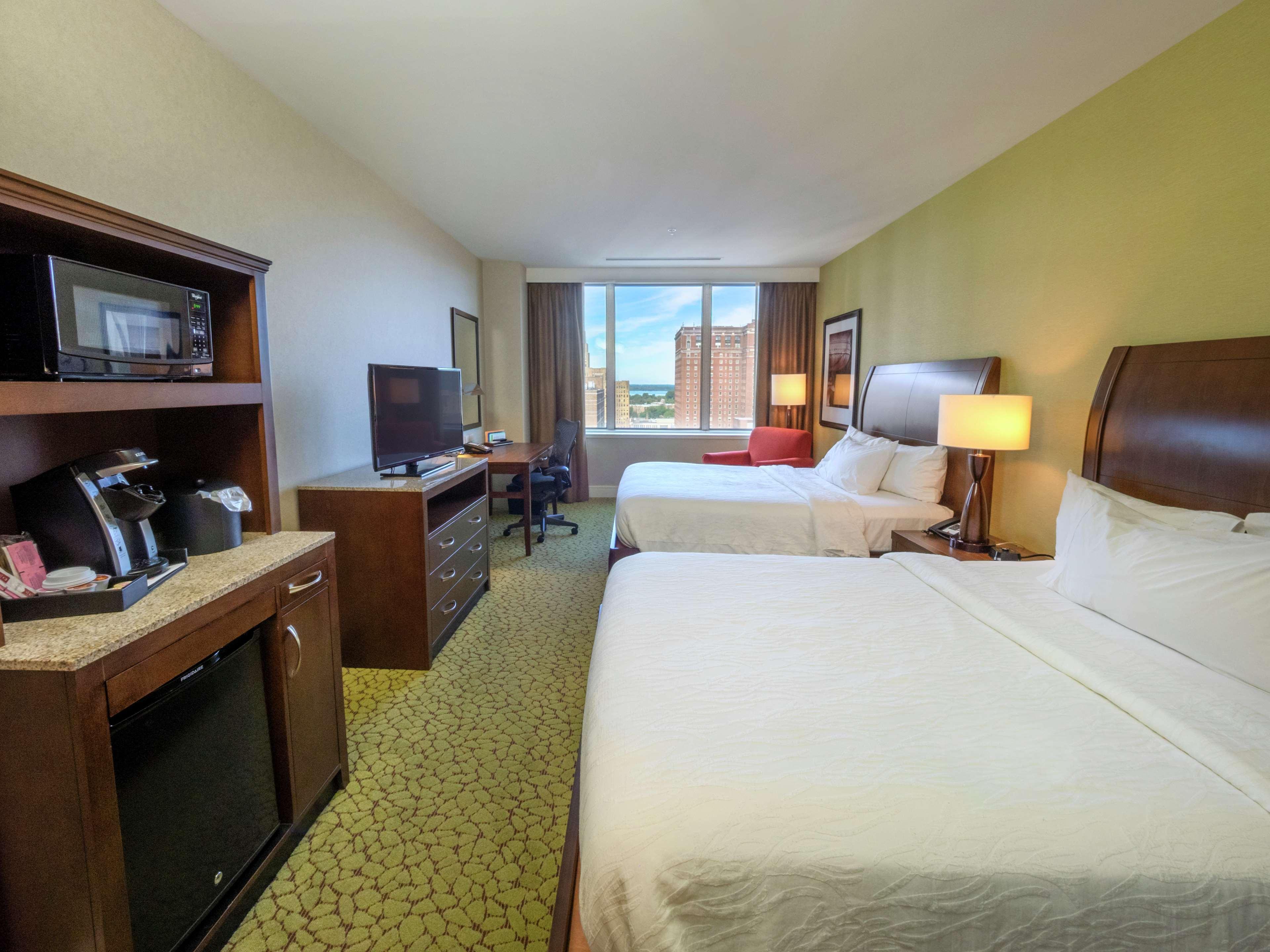 The Hilton Garden Inn Buffalo-Downtown Екстер'єр фото