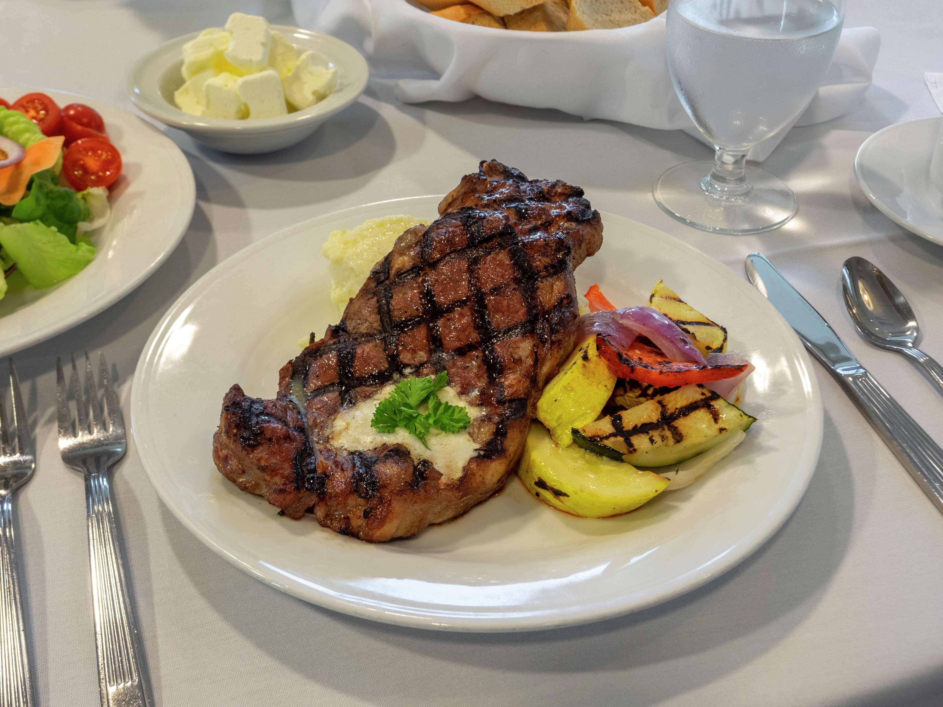 The Hilton Garden Inn Buffalo-Downtown Екстер'єр фото