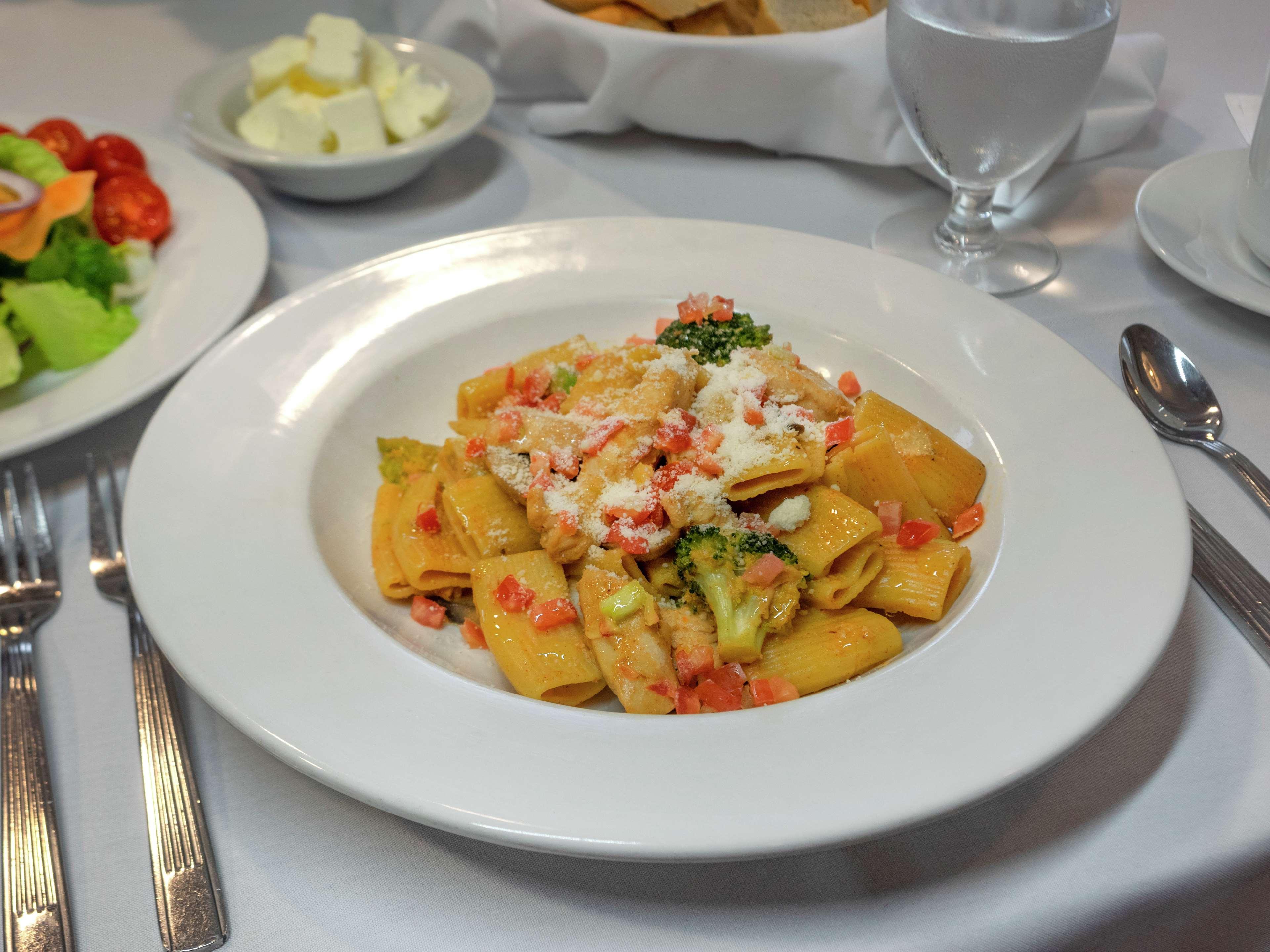The Hilton Garden Inn Buffalo-Downtown Екстер'єр фото