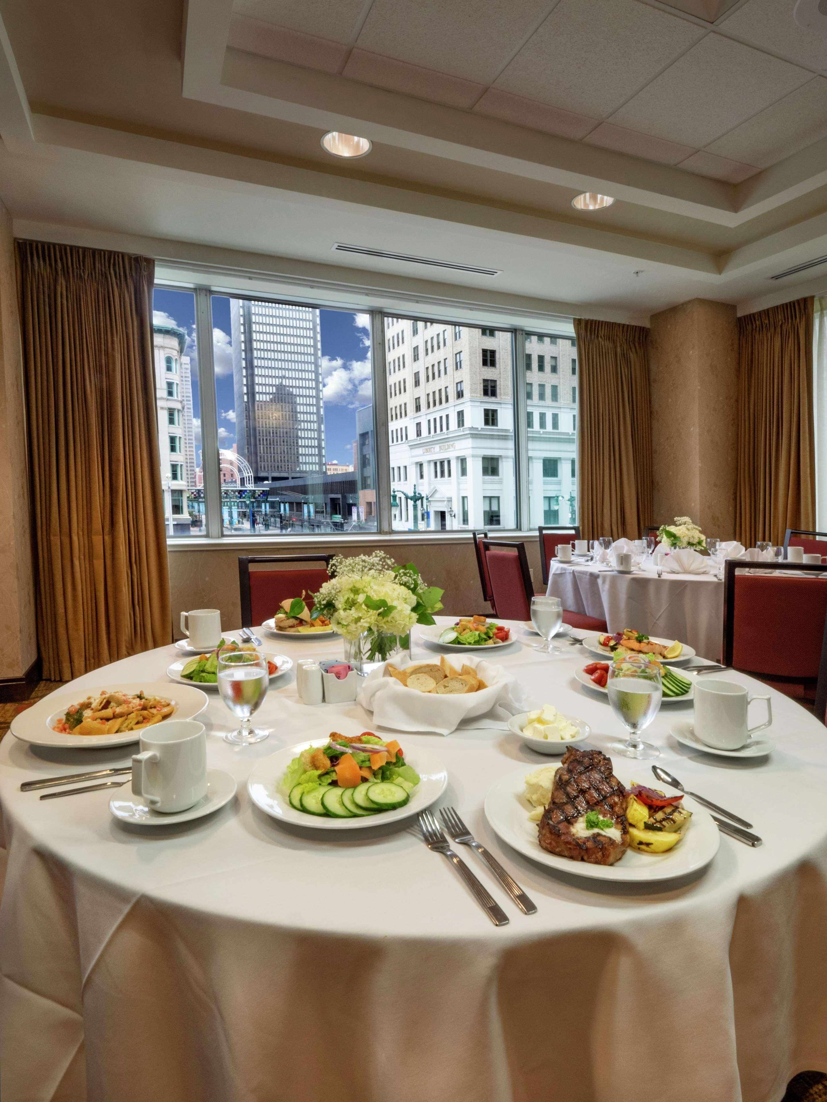 The Hilton Garden Inn Buffalo-Downtown Екстер'єр фото