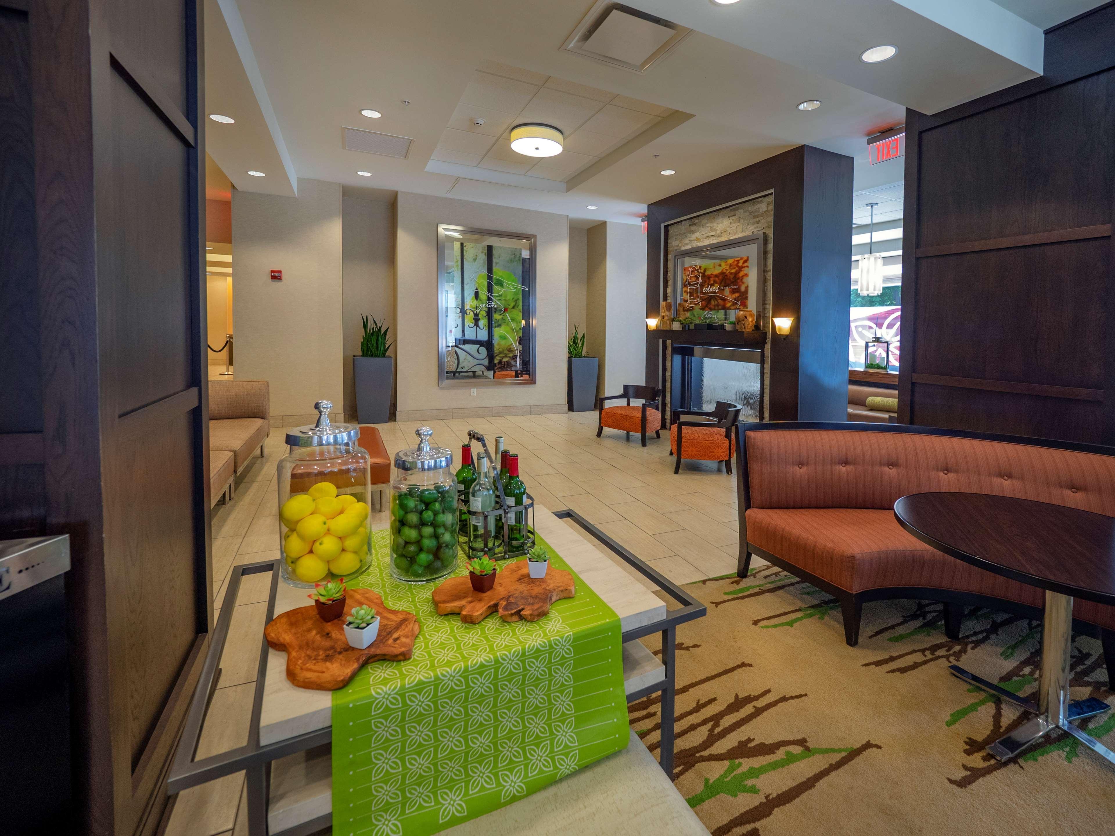 The Hilton Garden Inn Buffalo-Downtown Екстер'єр фото