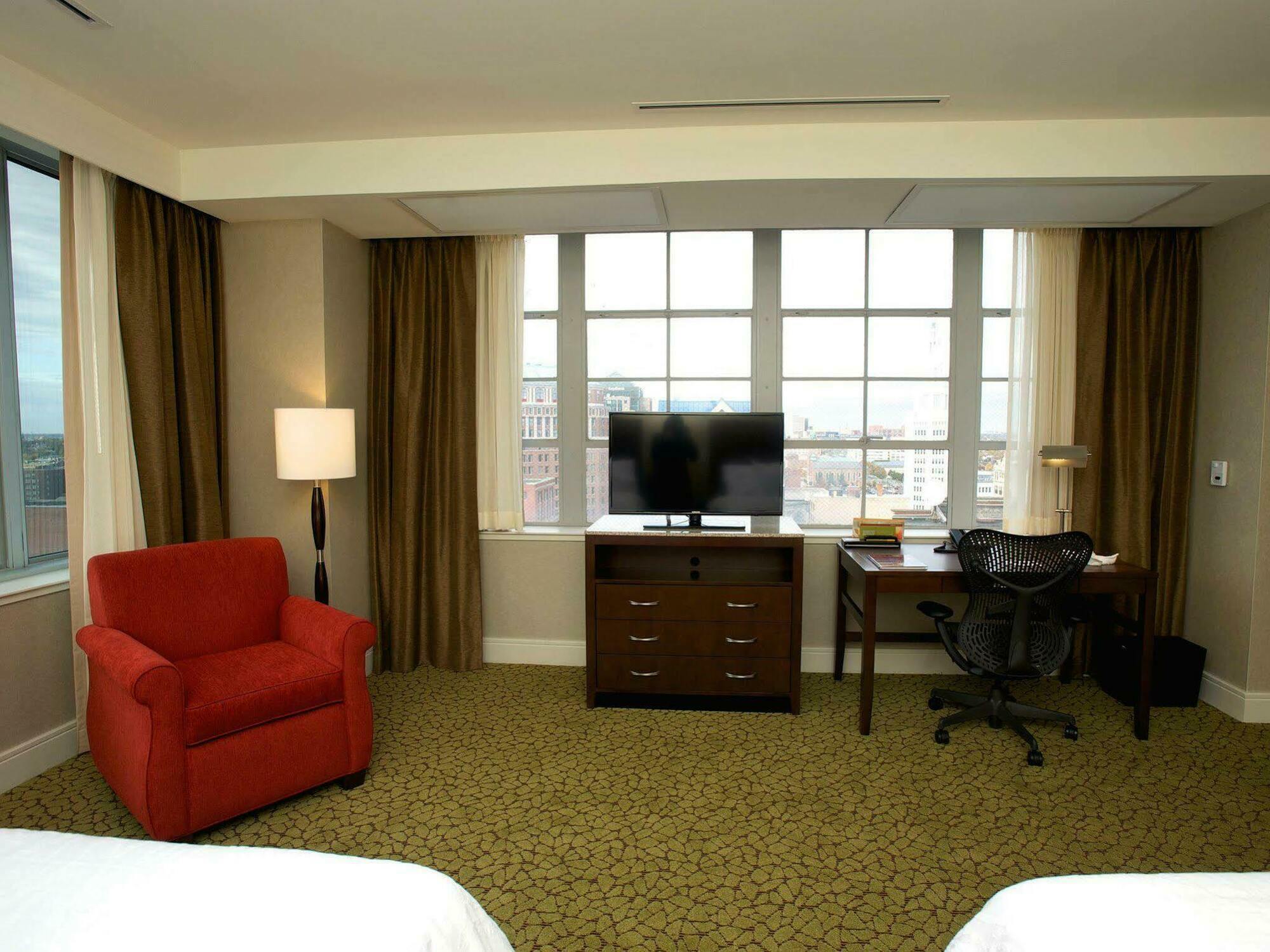 The Hilton Garden Inn Buffalo-Downtown Екстер'єр фото