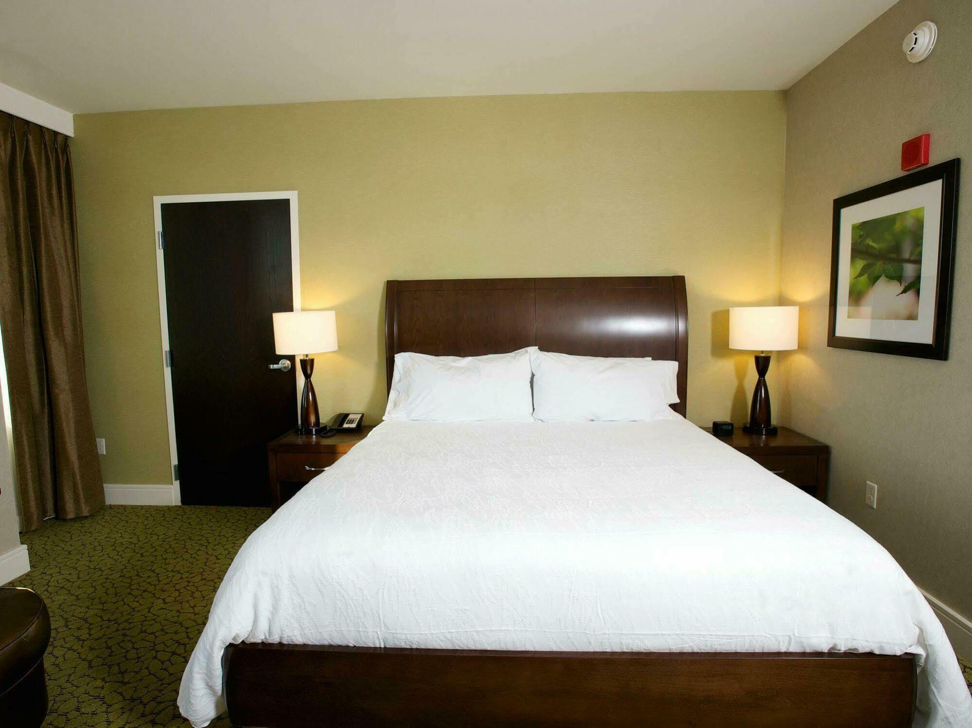 The Hilton Garden Inn Buffalo-Downtown Екстер'єр фото